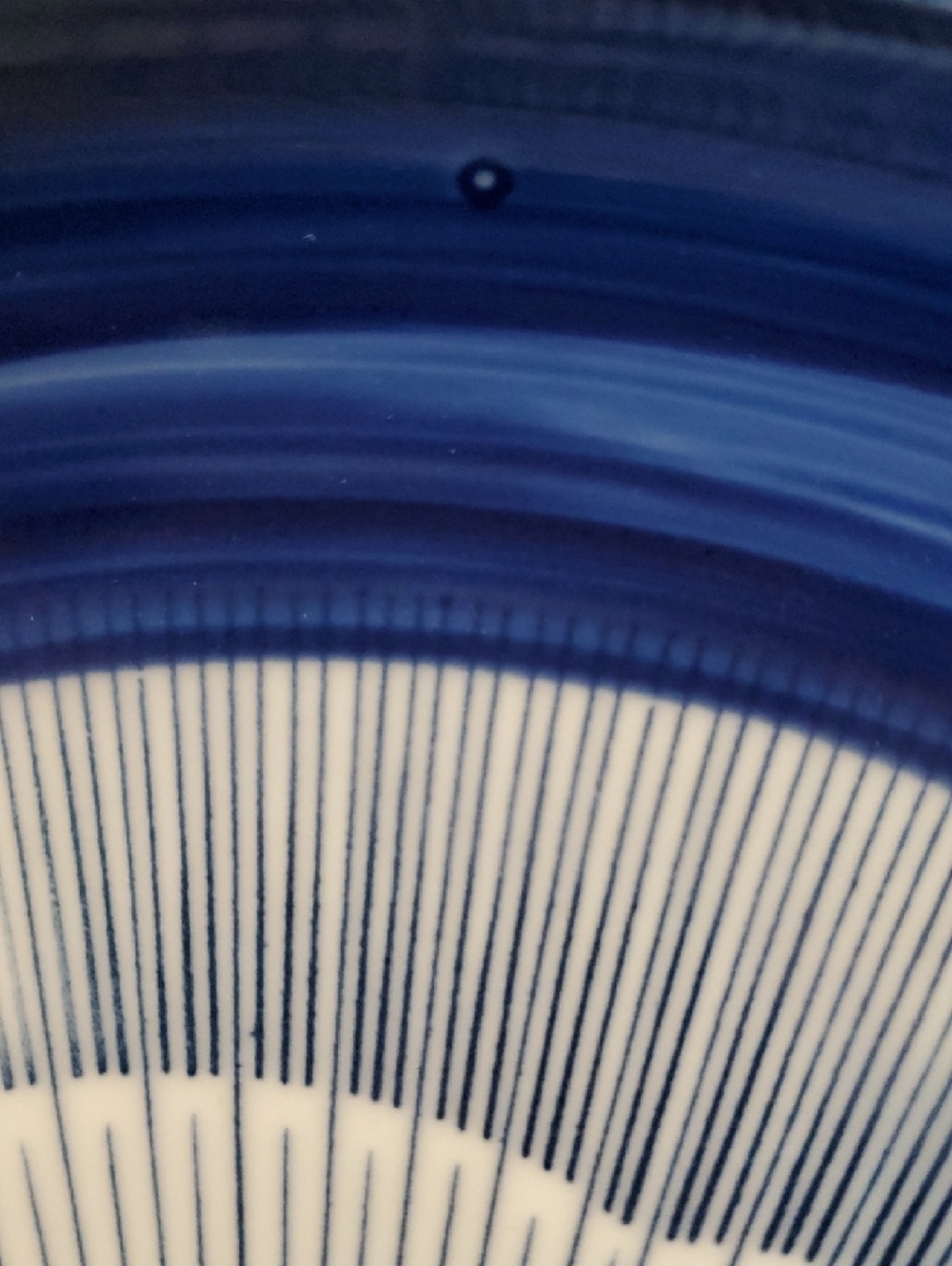 Vintage Blue And White Radiating Lines Serving Bowl - Picture 9 of 12